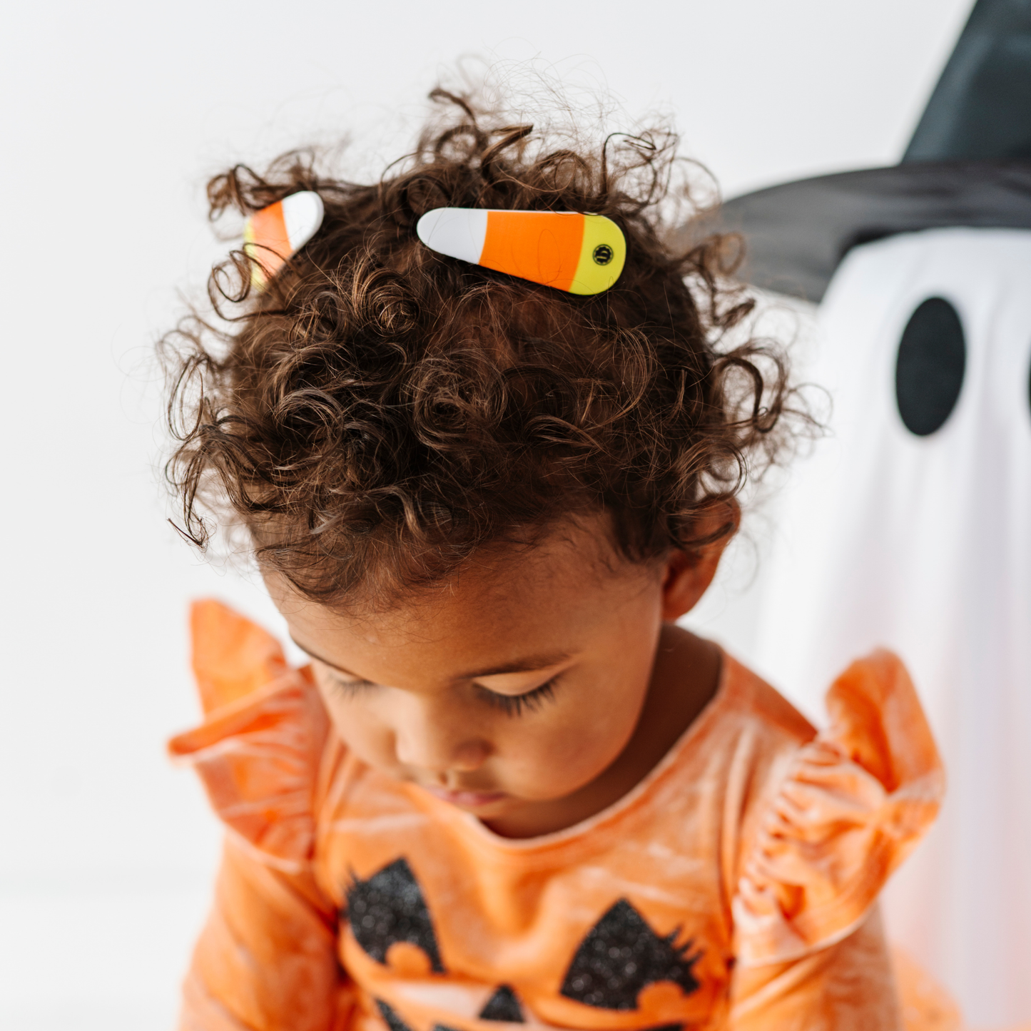 2PK ALMOND CLIPS: candy corn